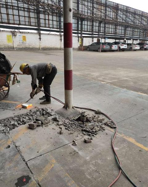家居装修必备：水泥地面凿开工具全解析