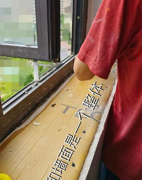 窗户玻璃洞修补攻略：选对方法，安全无忧