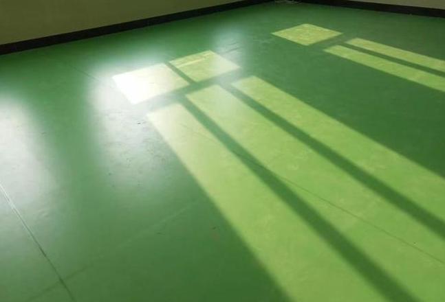 卧室地板革选购指南：健康风险与选购建议