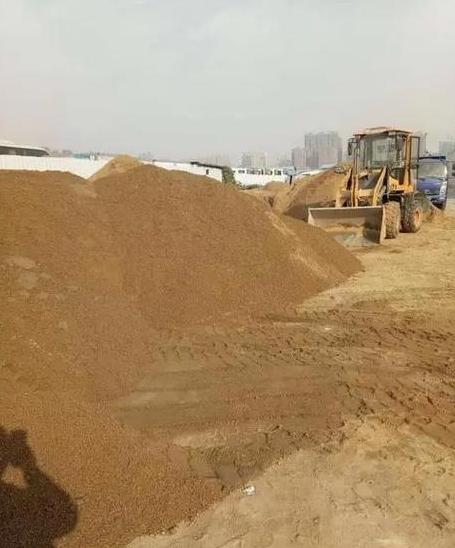 一平方米瓷砖铺设所需水泥和沙子用量指南