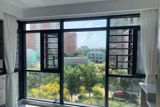 高层建筑飘窗玻璃安全攻略