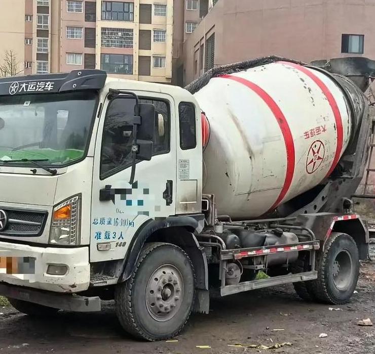水泥地坪造价计算全解析：材料成本与施工结构详解