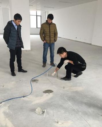 混凝土地面裂缝成因解析与预防策略