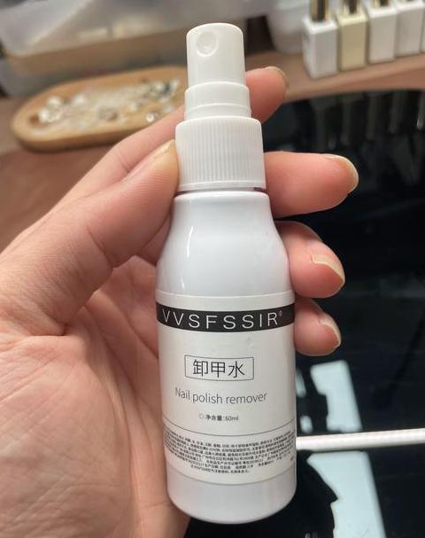 穿戴甲胶水怎么卸掉