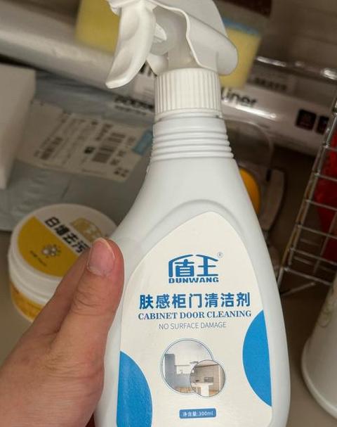 油漆污渍清洗攻略：实用技巧大揭秘