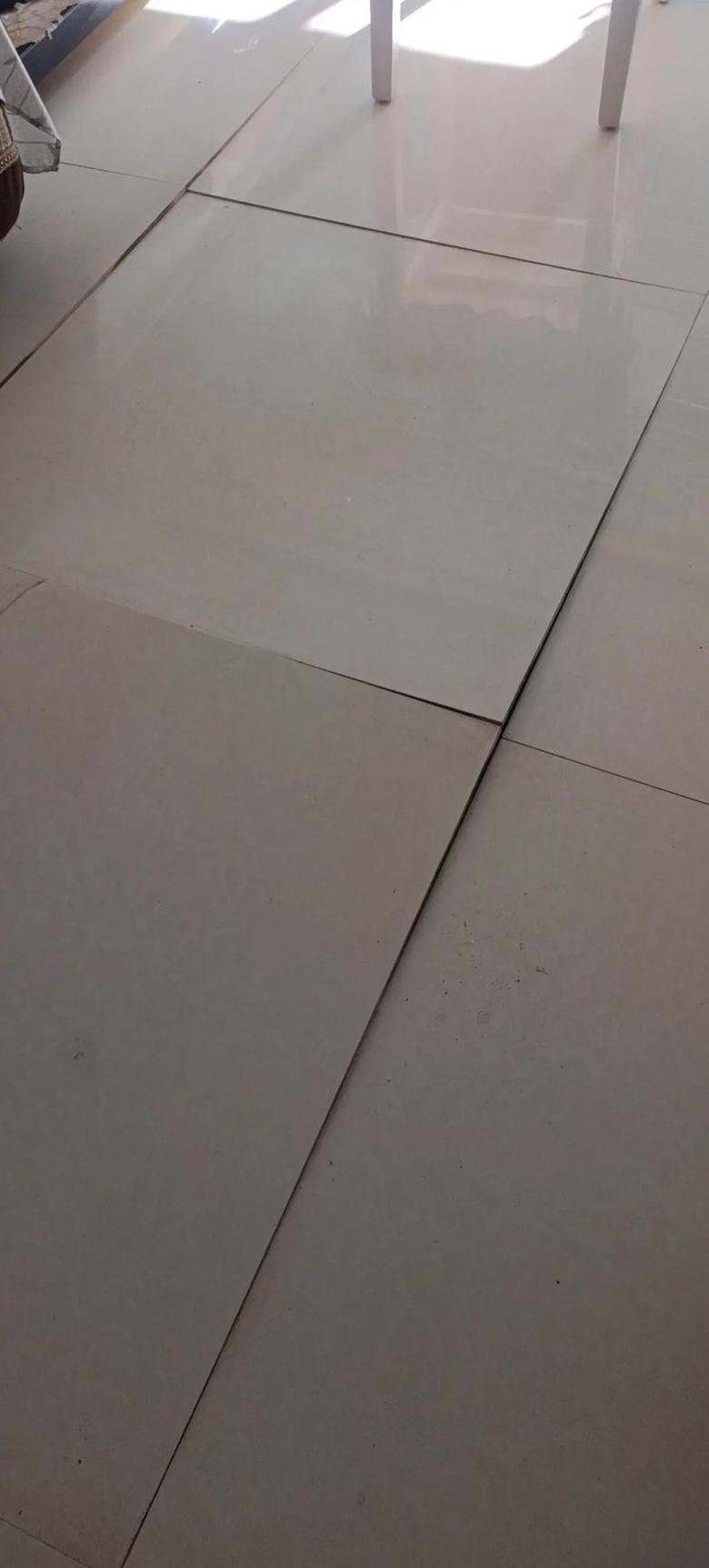 瓷砖发热原因及解决方案揭秘