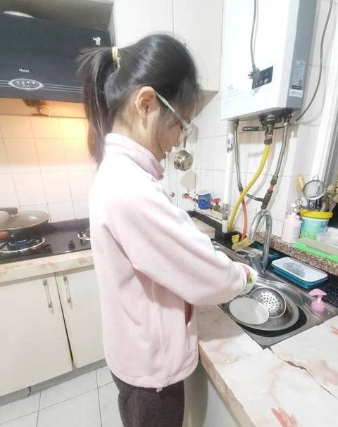 擦玻璃活动实践内容