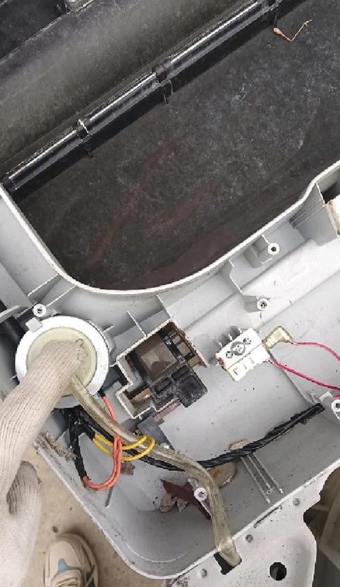 全自动洗衣机放水指南及水位解析