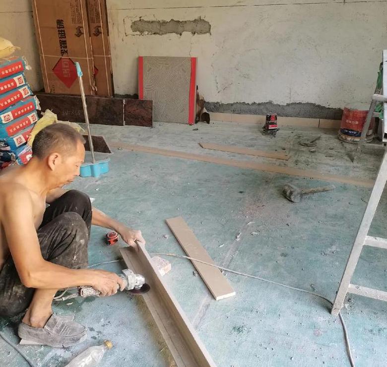 门窗厂工作强度揭秘：不同岗位的辛劳程度分析