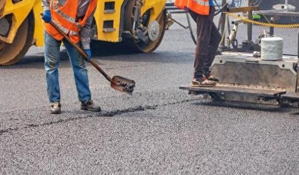 柏油路造价揭秘：成本高于水泥路？
