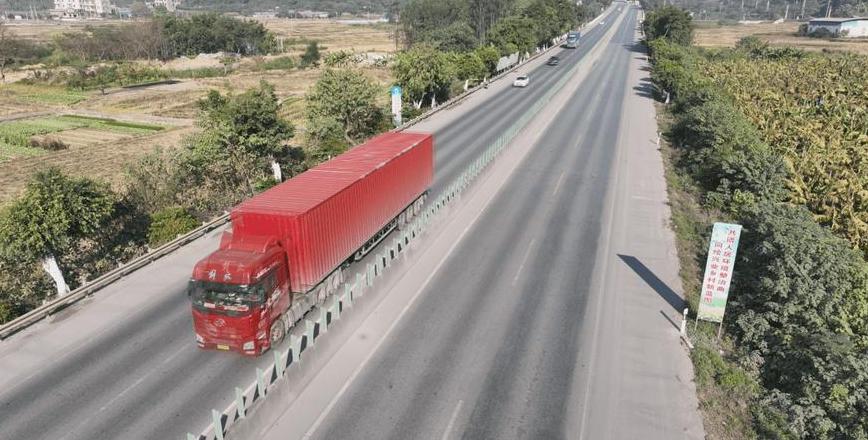 混凝土路面通车时间揭秘：小汽车、大卡车、拖拉机通行指南