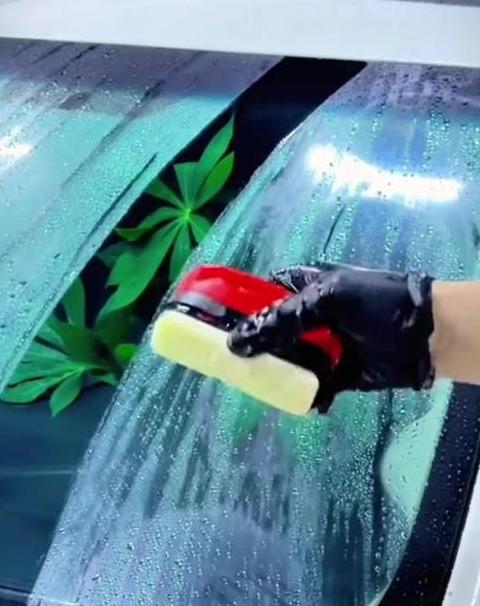 玻璃水印速除攻略：5招让玻璃清爽如新