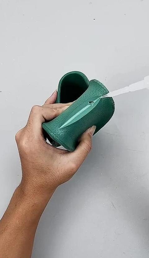 软鞋胶水粘到手了怎么办