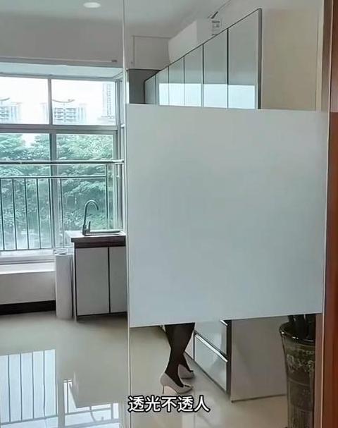 家里窗户玻璃外面看不到里面