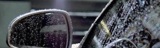 下雨玻璃上有水珠怎么办