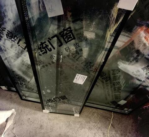 三玻两腔与夹胶中空玻璃隔音效果大比拼