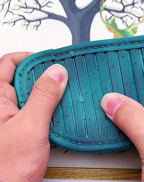 鞋上胶水渍去除技巧全解析