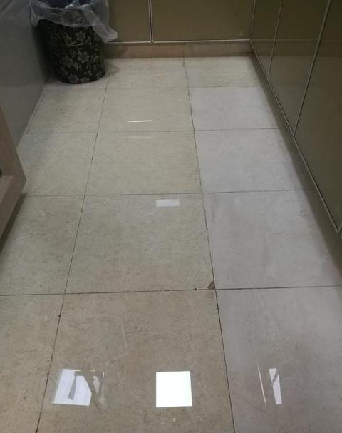 厨房地板渗水原因及解决方法解析